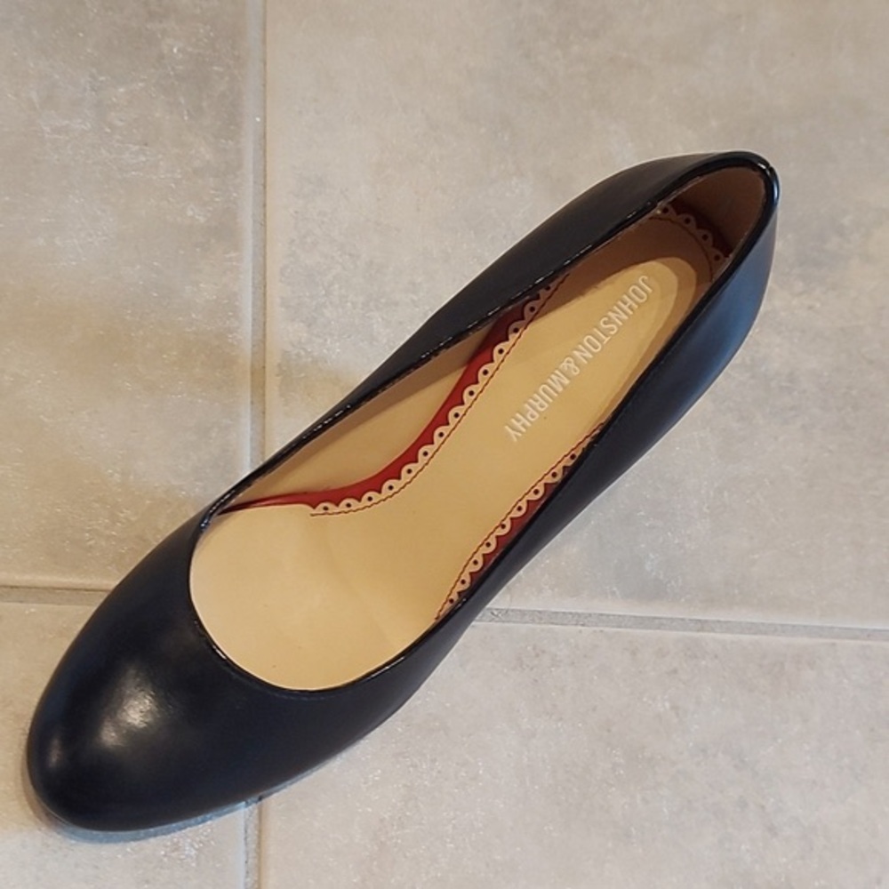 Johnston and Murphy Ladies Platform Pumps - Picture 2 of 4